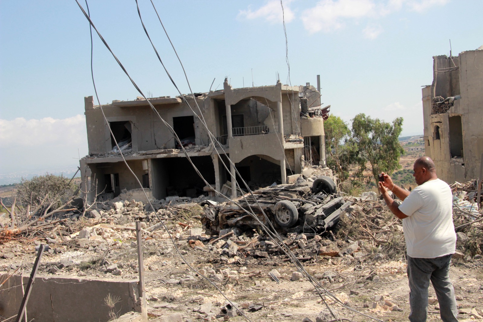 حاجو مصور لبناني تحدى المسيرات الإسرائيلية... وعاد بهذا الفيديو